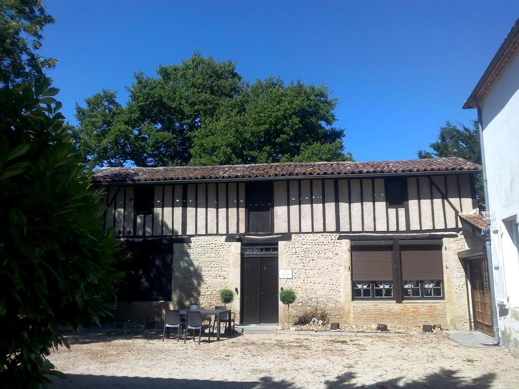 Les Gites De Castera Aire-sur-lʼAdour Exterior foto